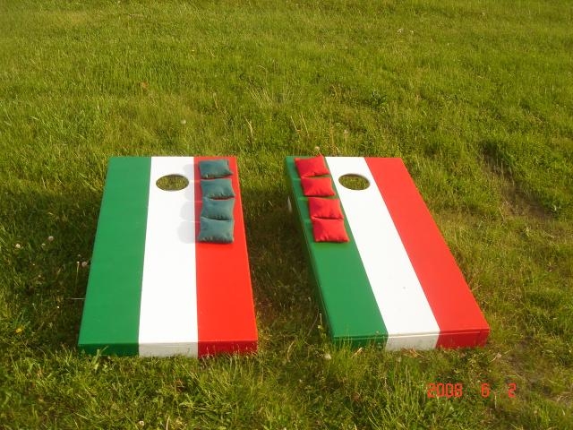 Custom Painted Corn hole Game - Italian Flag - 2 boards, 8 bags Custom Painted Corn hole Game - Italian Flag - 2 boards, 8 bags